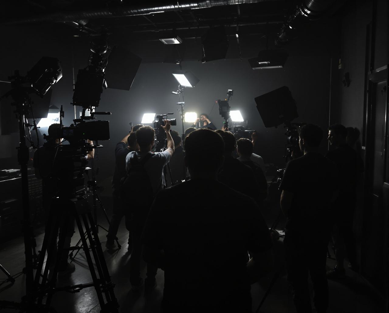 av在线制作现场